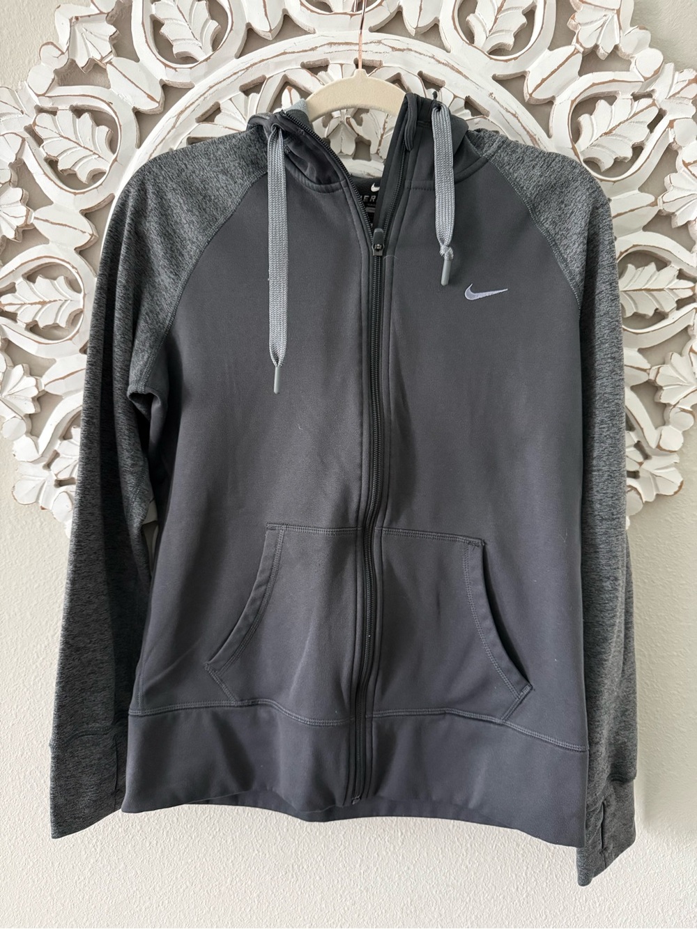 Nike Dark Gray Full-Zip Performance Hoodie Medium Therma Fit